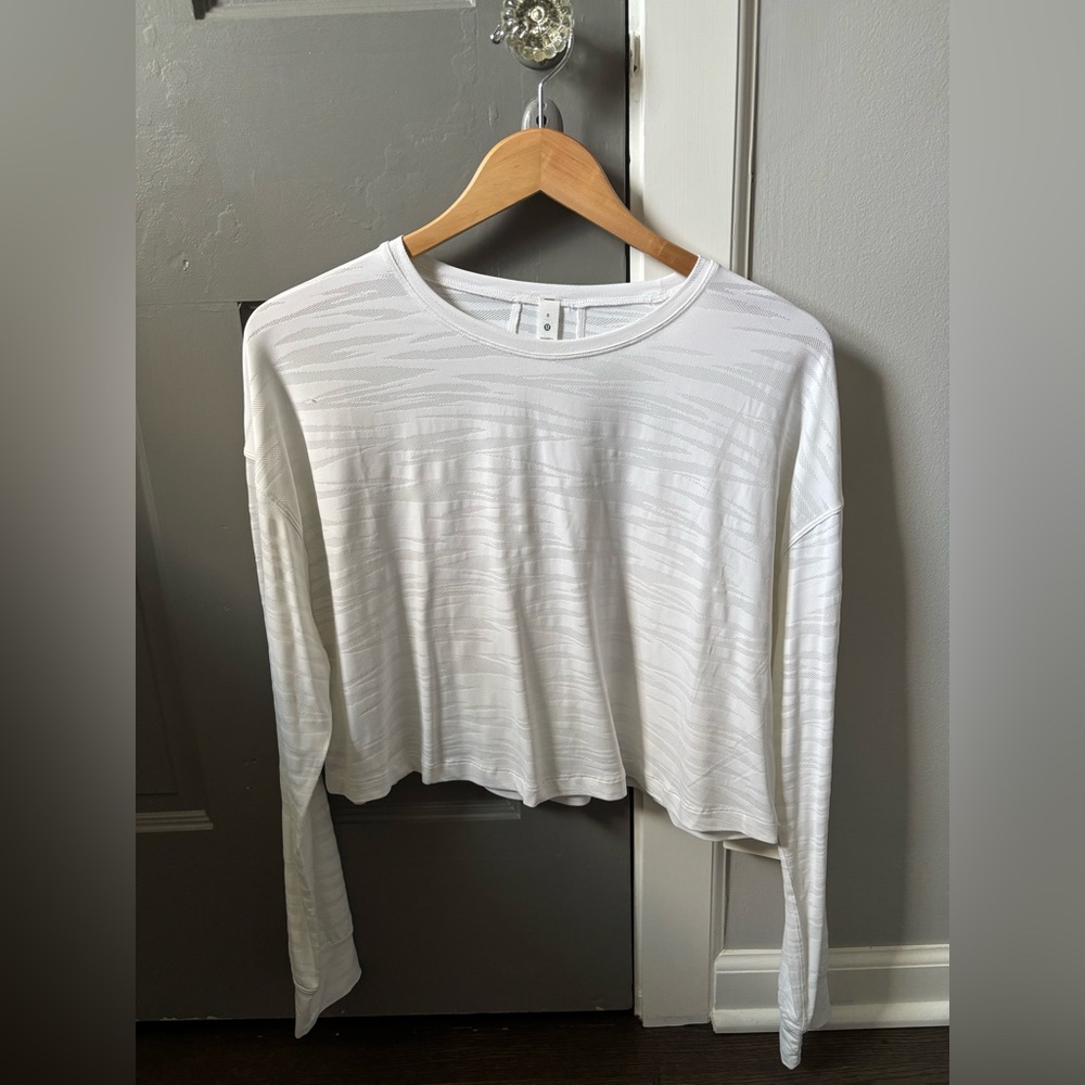 Lululemon Muscle Love LS TigerMesh Activewear Cropped Long Sleeve Top